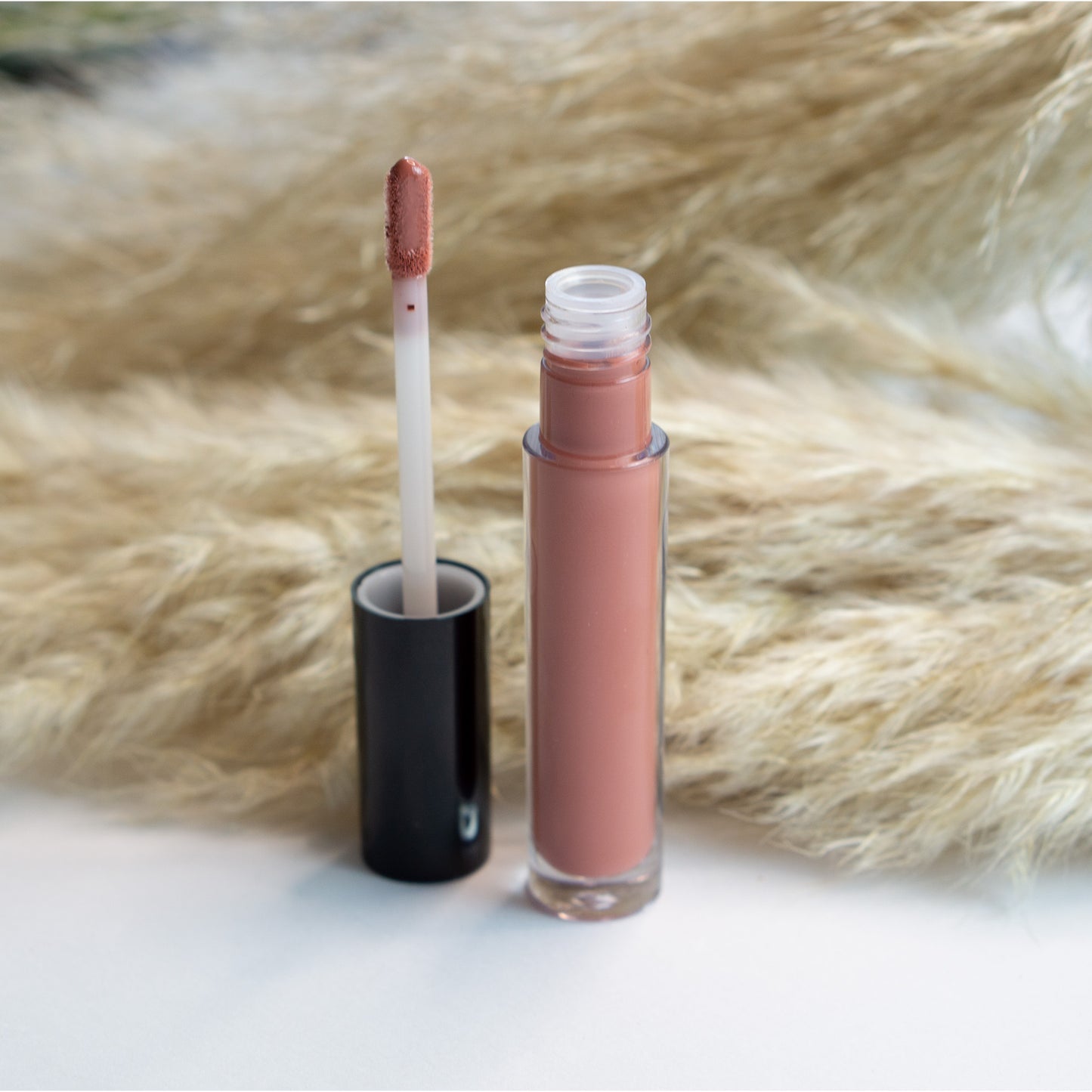 Lip Gloss - Coral - Whitelabeauty